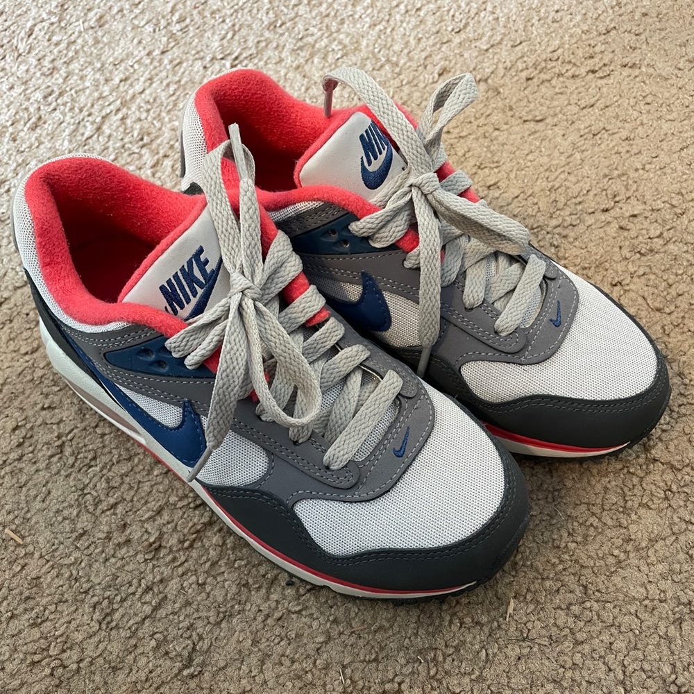 NIKE Air Max Correlate